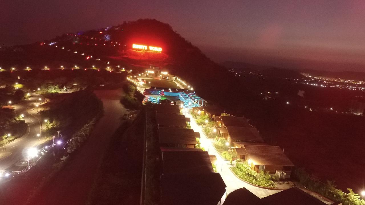 Sunnys World Hotel Pune Exterior foto