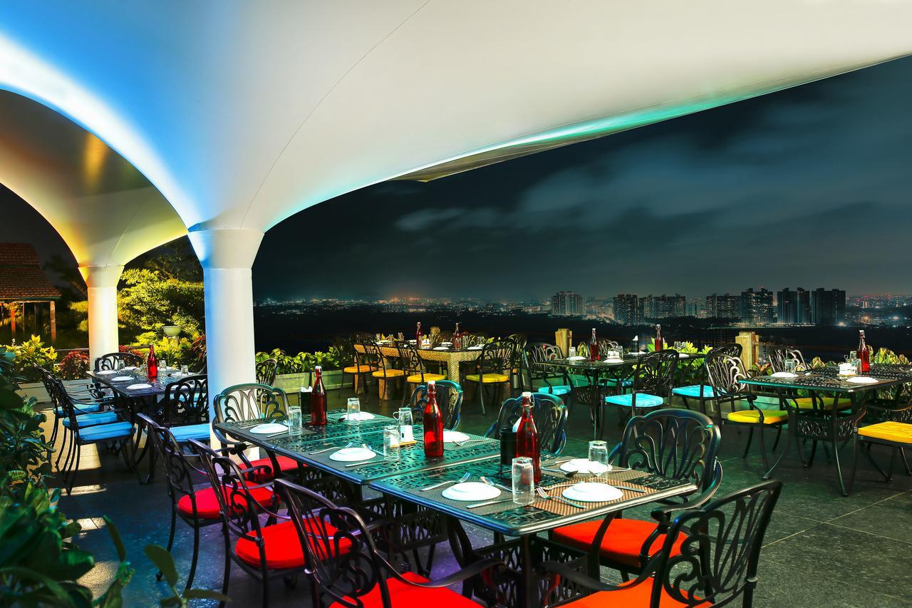 Sunnys World Hotel Pune Exterior foto