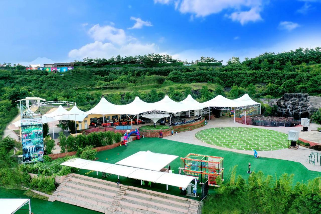 Sunnys World Hotel Pune Exterior foto