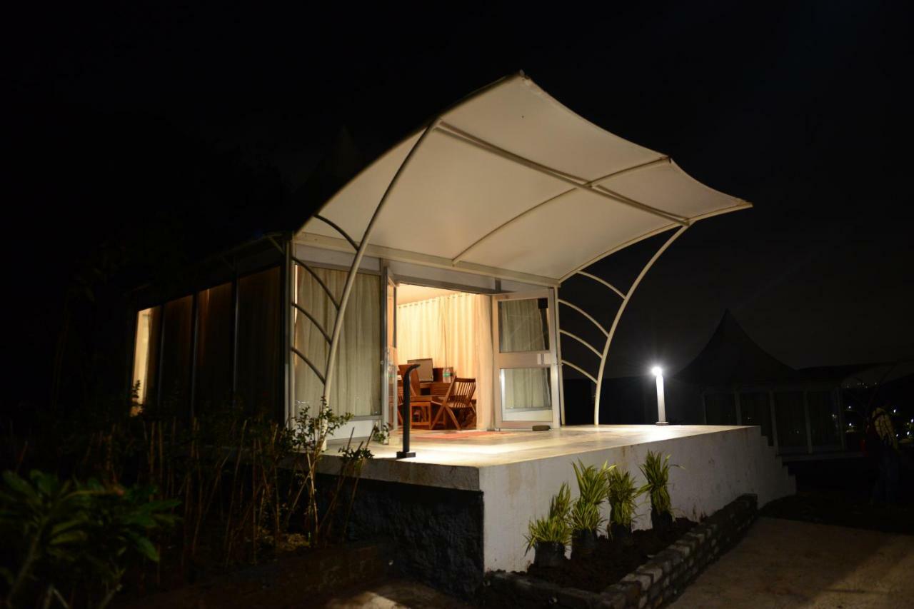 Sunnys World Hotel Pune Exterior foto