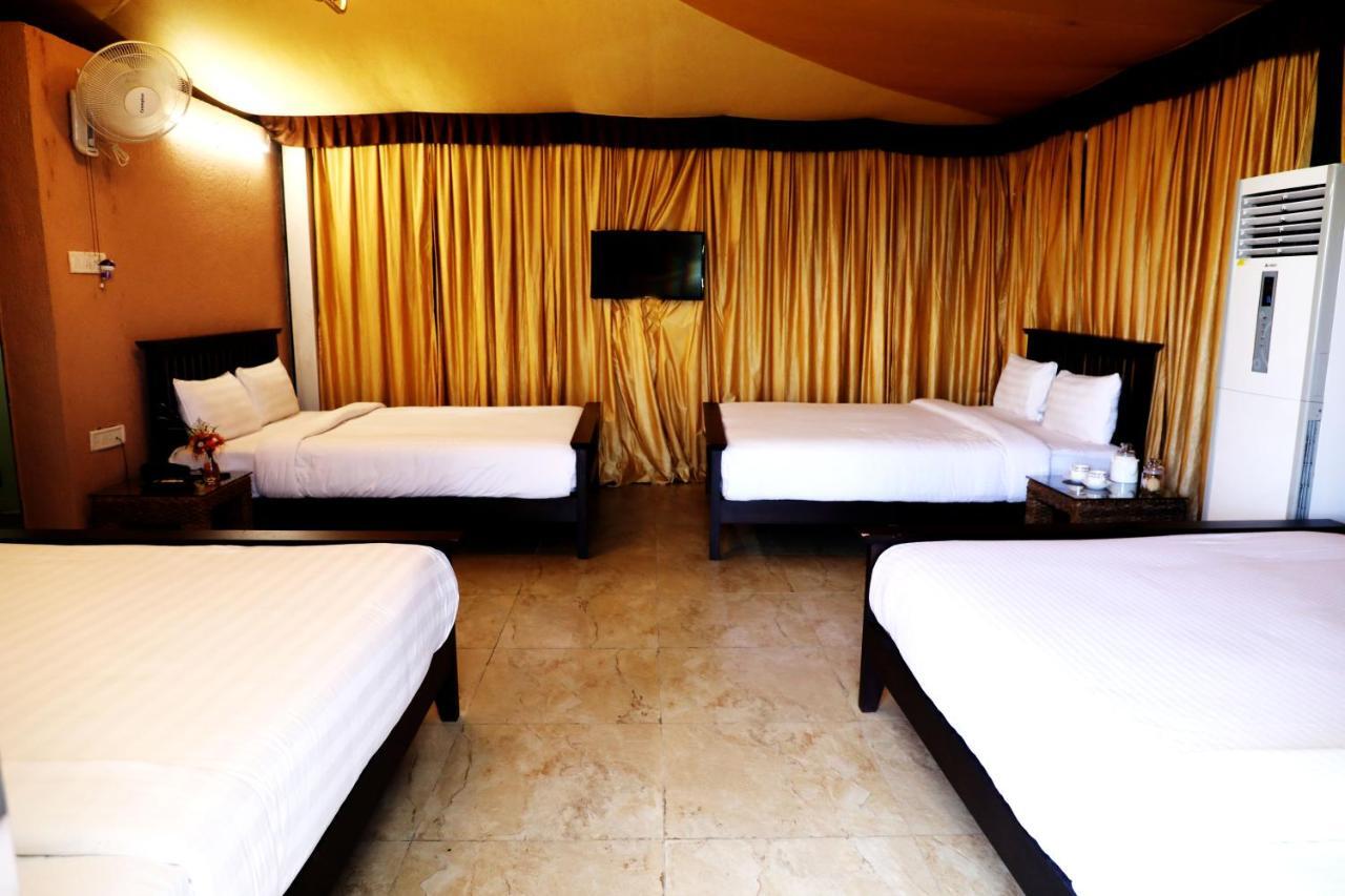 Sunnys World Hotel Pune Exterior foto