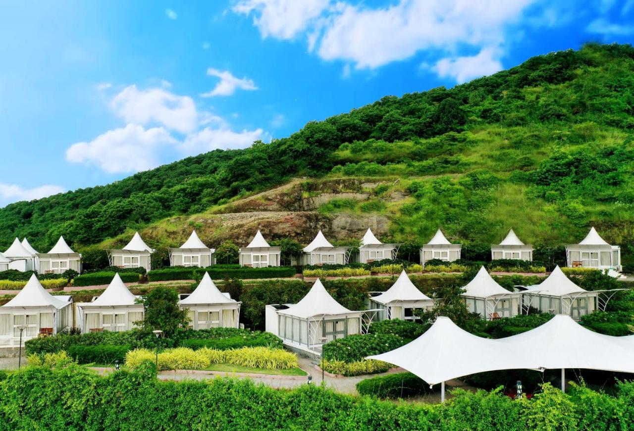 Sunnys World Hotel Pune Exterior foto